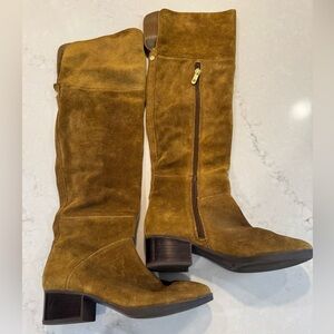 Tommy Hilfiger Tan Over the Knee Boots with Classic Silhouette